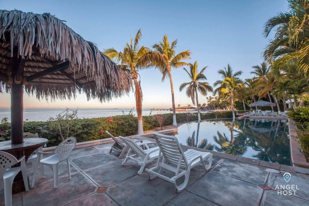 ラパス Private Oceanview Balcony & Infinity Pool Onsiteヴィラ エクステリア 写真
