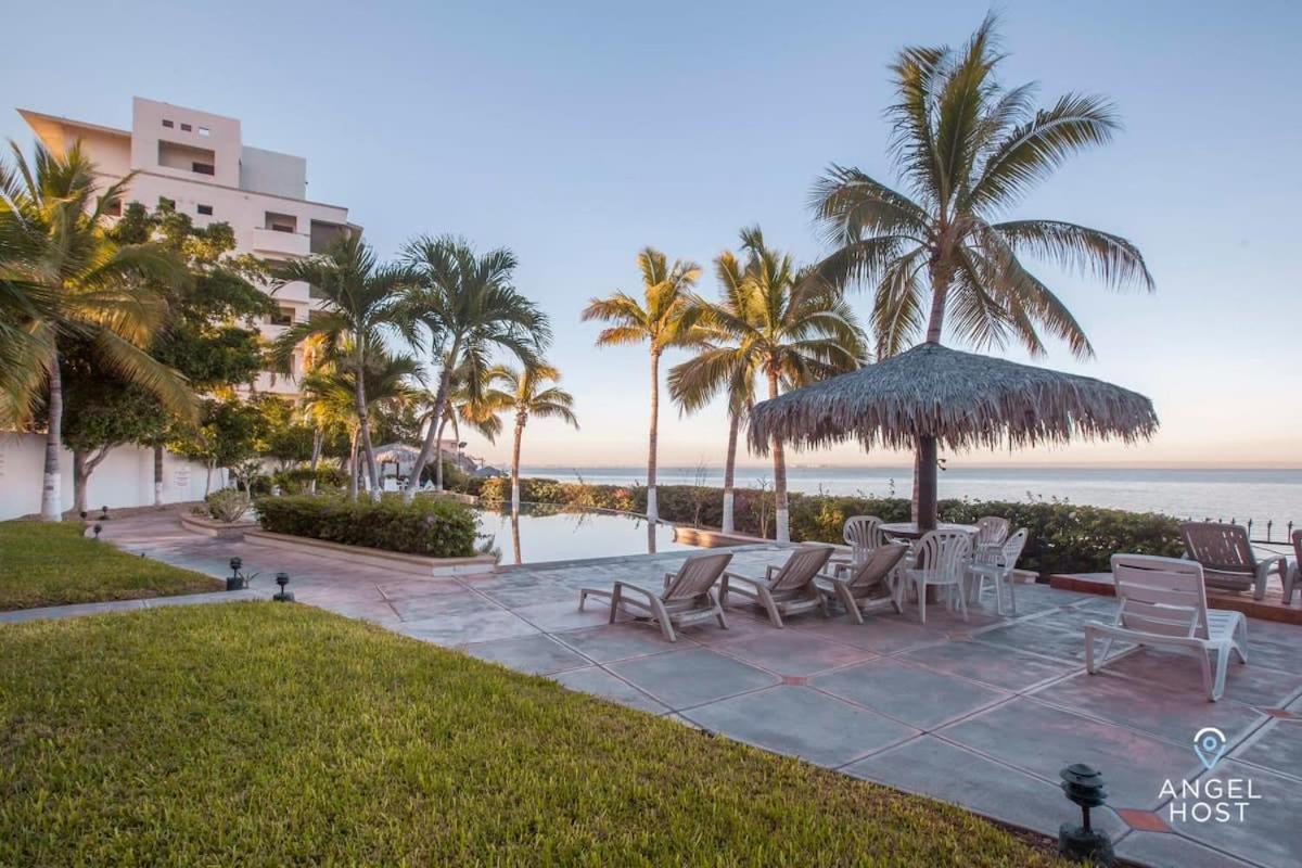 ラパス Private Oceanview Balcony & Infinity Pool Onsiteヴィラ エクステリア 写真